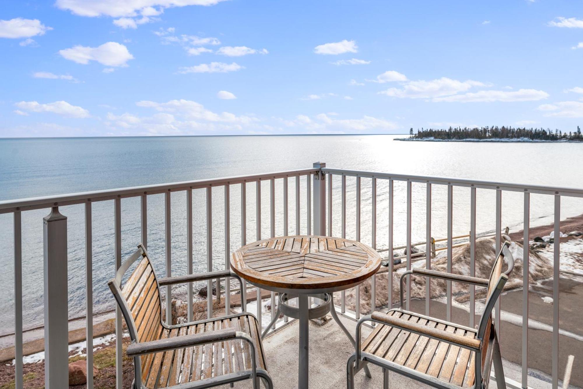 East Bay Suites Grand Marais Extérieur photo