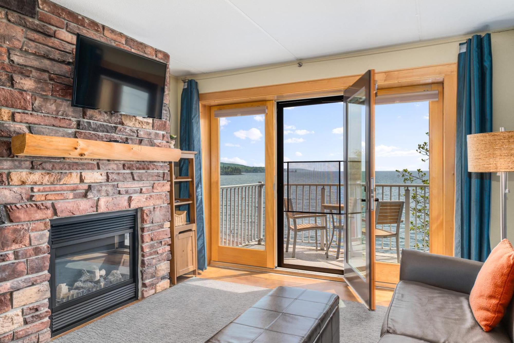 East Bay Suites Grand Marais Extérieur photo