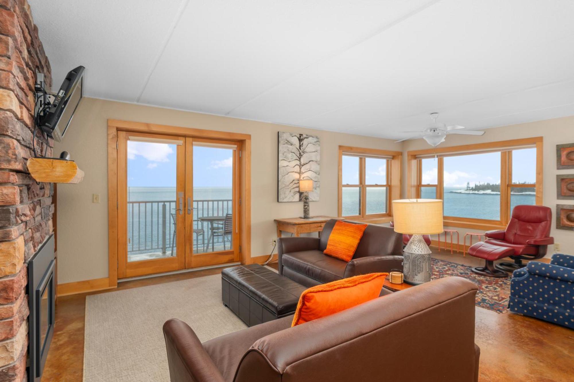 East Bay Suites Grand Marais Extérieur photo